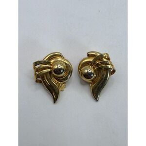 Vintage Gold Tone Swirl Clip-On Earrings – Retro Sculptural Dome Statement